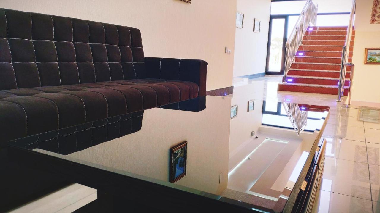Hotel Buston Chkalovsk Ngoại thất bức ảnh